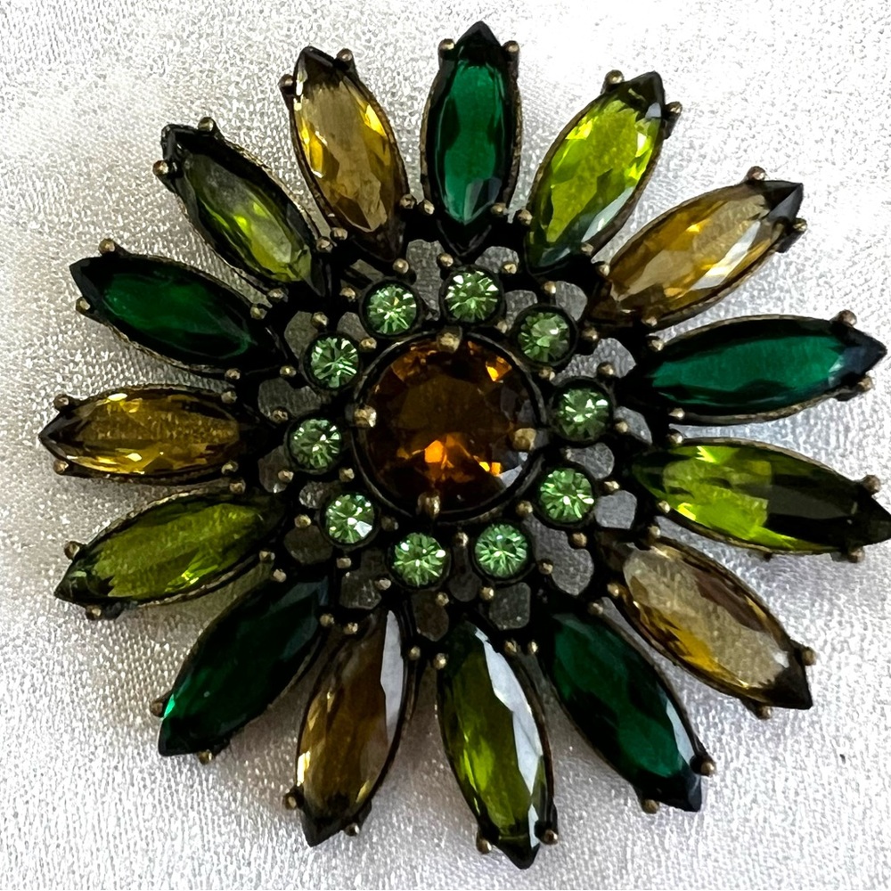 Joan Rivers vintage/new/never worn Flower Power brooch pin